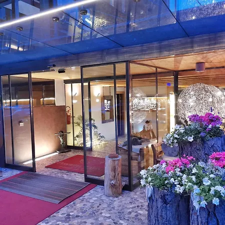 Hotel Parkhotel Ladinia 4*