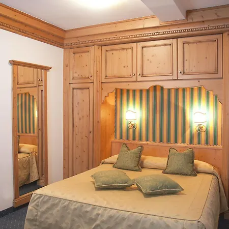 Hotel Parkhotel Ladinia 4*